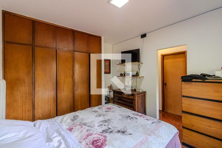 Casa à venda com 250m², 3 quartos e 4 vagas Casa à venda com 250m², 3 quartos e 4 vagasQuarto 3