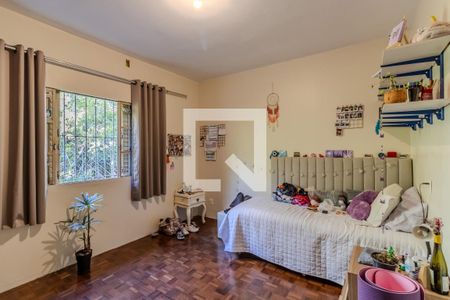 Casa à venda com 250m², 3 quartos e 4 vagas Casa à venda com 250m², 3 quartos e 4 vagasQuarto 2