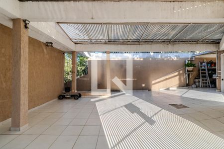 Casa à venda com 250m², 3 quartos e 4 vagas Casa à venda com 250m², 3 quartos e 4 vagasÁrea comum