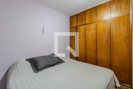 Casa à venda com 250m², 3 quartos e 4 vagas Casa à venda com 250m², 3 quartos e 4 vagasQuarto 1