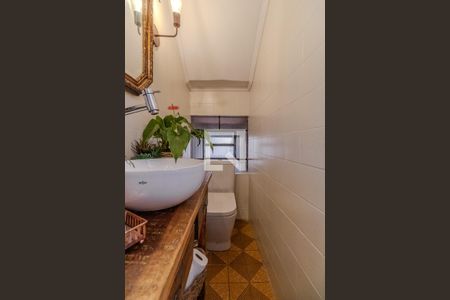 Casa à venda com 250m², 3 quartos e 4 vagas Casa à venda com 250m², 3 quartos e 4 vagasLavabo