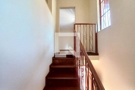 Escada de Acesso de casa à venda com 2 quartos, 169m² em Jardim Anton Von Zuben, Campinas