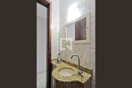 Lavabo de casa à venda com 3 quartos, 180m² em Vila Cavaton, São Paulo