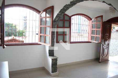 Sala de casa à venda com 3 quartos, 360m² em Novo Eldorado, Contagem