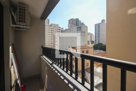 Varanda de kitnet/studio para alugar com 1 quarto, 25m² em Pinheiros, São Paulo