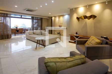 Sala de apartamento para alugar com 3 quartos, 250m² em Barra da Tijuca, Rio de Janeiro