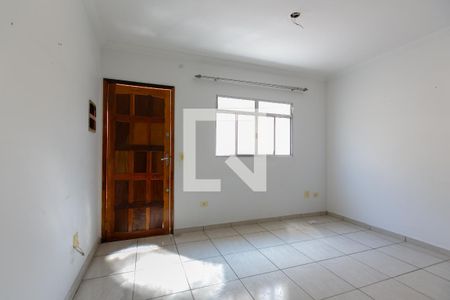 Sala de casa de condomínio para alugar com 2 quartos, 80m² em Vila Carmosina, São Paulo