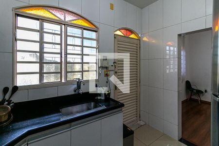 Casa para alugar com 3 quartos, 360m² em Vila Magnesita, Belo Horizonte