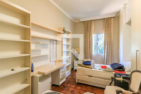 Casa para alugar com 690m², 4 quartos e 8 vagas Casa para alugar com 690m², 4 quartos e 8 vagasQuarto 2