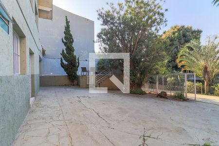 Casa para alugar com 690m², 4 quartos e 8 vagas Casa para alugar com 690m², 4 quartos e 8 vagasÁrea externa/Garagem