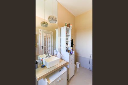 Casa para alugar com 690m², 4 quartos e 8 vagas Casa para alugar com 690m², 4 quartos e 8 vagasBanheiro da Suíte 2