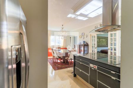 Casa para alugar com 690m², 4 quartos e 8 vagas Casa para alugar com 690m², 4 quartos e 8 vagasCozinha