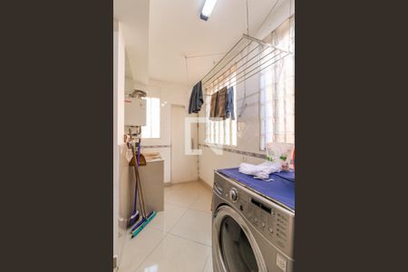 Casa para alugar com 690m², 4 quartos e 8 vagas Casa para alugar com 690m², 4 quartos e 8 vagasÁrea de Serviço