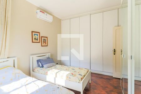 Casa para alugar com 690m², 4 quartos e 8 vagas Casa para alugar com 690m², 4 quartos e 8 vagasQuarto 1