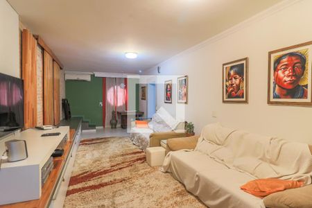 Casa para alugar com 690m², 4 quartos e 8 vagas Casa para alugar com 690m², 4 quartos e 8 vagasHome Theater