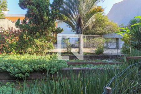 Casa para alugar com 690m², 4 quartos e 8 vagas Casa para alugar com 690m², 4 quartos e 8 vagasÁrea externa/Jardim