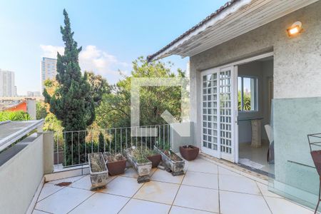 Casa para alugar com 690m², 4 quartos e 8 vagas Casa para alugar com 690m², 4 quartos e 8 vagasVaranda da Sala