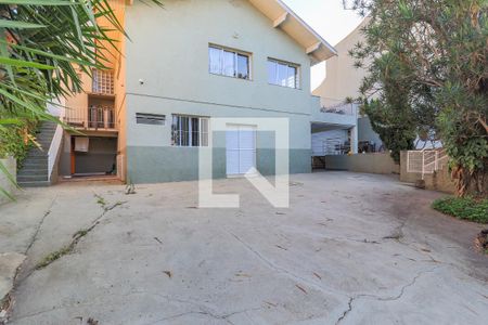 Casa para alugar com 690m², 4 quartos e 8 vagas Casa para alugar com 690m², 4 quartos e 8 vagasÁrea externa/Garagem