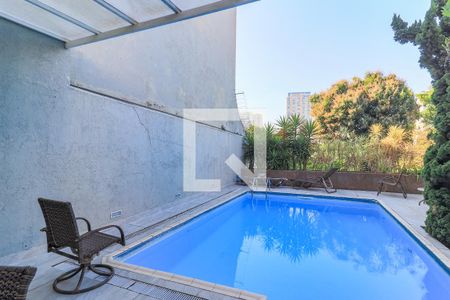 Casa para alugar com 690m², 4 quartos e 8 vagas Casa para alugar com 690m², 4 quartos e 8 vagasPiscina