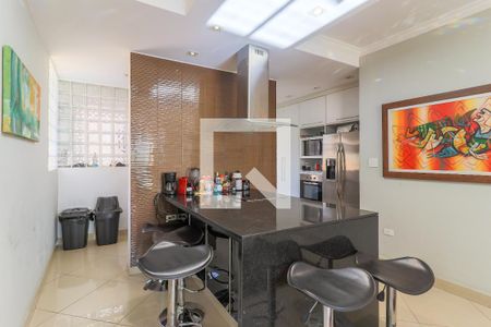 Casa para alugar com 690m², 4 quartos e 8 vagas Casa para alugar com 690m², 4 quartos e 8 vagasCozinha