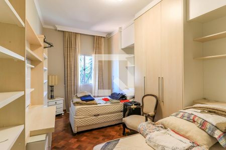 Casa para alugar com 690m², 4 quartos e 8 vagas Casa para alugar com 690m², 4 quartos e 8 vagasQuarto 2