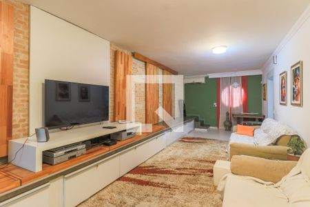 Casa para alugar com 690m², 4 quartos e 8 vagas Casa para alugar com 690m², 4 quartos e 8 vagasHome Theater