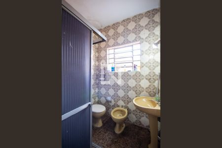 Banheiro de casa à venda com 2 quartos, 110m² em Bela Vista, Osasco