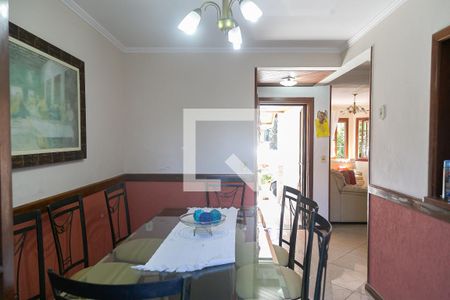 Sala de casa para alugar com 3 quartos, 192m² em Guarujá, Porto Alegre