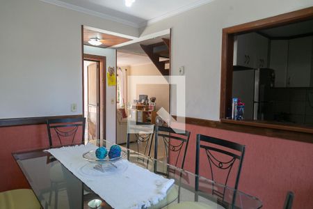 Sala de casa para alugar com 3 quartos, 192m² em Guarujá, Porto Alegre