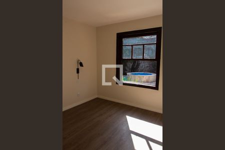 Casa de condomínio à venda com 293m², 3 quartos e 4 vagas Casa de condomínio à venda com 293m², 3 quartos e 4 vagasSUITE