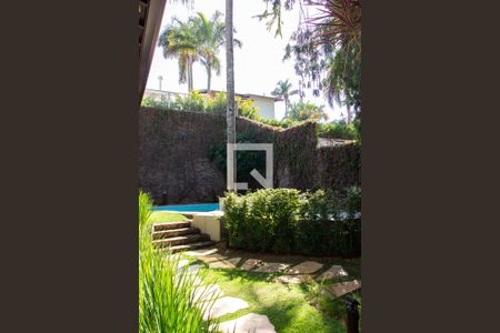 Casa de condomínio à venda com 293m², 3 quartos e 4 vagas Casa de condomínio à venda com 293m², 3 quartos e 4 vagasÁREA EXTERNA FUNDOS