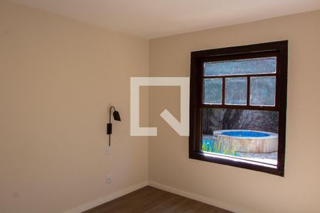 Casa de condomínio à venda com 293m², 3 quartos e 4 vagas Casa de condomínio à venda com 293m², 3 quartos e 4 vagasSUITE