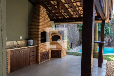 Casa de condomínio à venda com 293m², 3 quartos e 4 vagas Casa de condomínio à venda com 293m², 3 quartos e 4 vagasÁREA EXTERNA FUNDOS