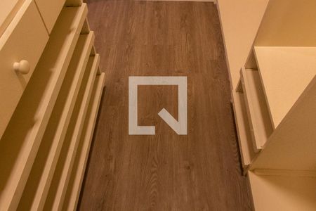 Casa de condomínio à venda com 293m², 3 quartos e 4 vagas Casa de condomínio à venda com 293m², 3 quartos e 4 vagasCLOSET