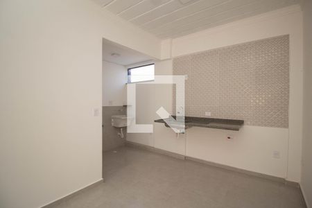 Cozinha de kitnet/studio para alugar com 1 quarto, 29m² em Vila Guedes, São Paulo