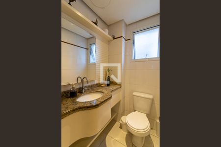 Banheiro de apartamento à venda com 2 quartos, 69m² em Santa Cecília, Porto Alegre