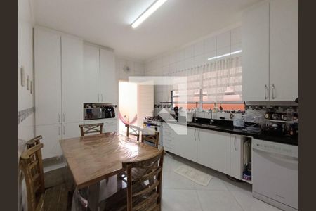 Casa à venda com 4 quartos, 250m² em Ferreira, São Paulo