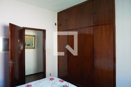 Quarto 2 de casa para alugar com 3 quartos, 270m² em Jardim Londrina, São Paulo