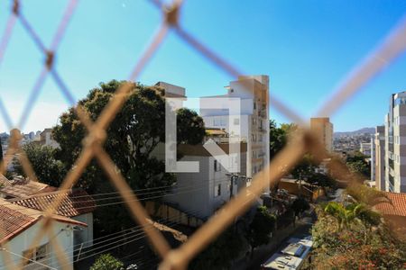 Vista do Quarto de apartamento à venda com 2 quartos, 58m² em Sagrada Família, Belo Horizonte