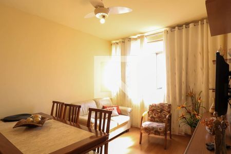 Sala de apartamento à venda com 2 quartos, 58m² em Sagrada Família, Belo Horizonte