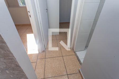 Corredor  de apartamento para alugar com 2 quartos, 48m² em Taboão, Diadema