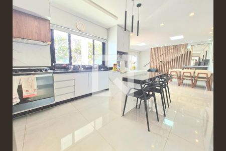 Cozinha americana de casa à venda com 5 quartos, 320m² em Joá, Lagoa Santa