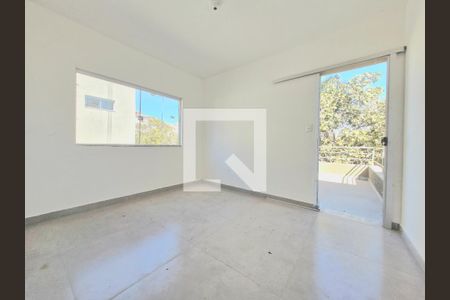 Casa à venda com 180m², 4 quartos e 2 vagas Casa à venda com 180m², 4 quartos e 2 vagasSuíte 4