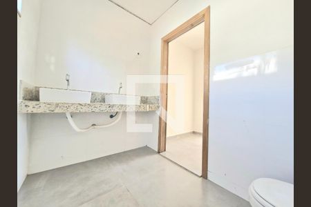 Casa à venda com 180m², 4 quartos e 2 vagas Casa à venda com 180m², 4 quartos e 2 vagasBanheiro da Suíte 2