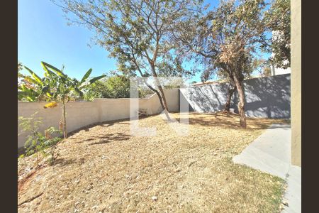 Casa à venda com 180m², 4 quartos e 2 vagas Casa à venda com 180m², 4 quartos e 2 vagasQuintal