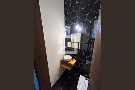 Lavabo de casa para alugar com 4 quartos, 195m² em Alto de Pinheiros, São Paulo