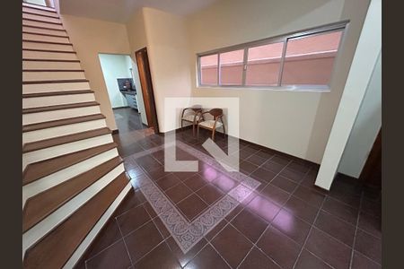 Sala de casa à venda com 4 quartos, 195m² em Alto de Pinheiros, São Paulo