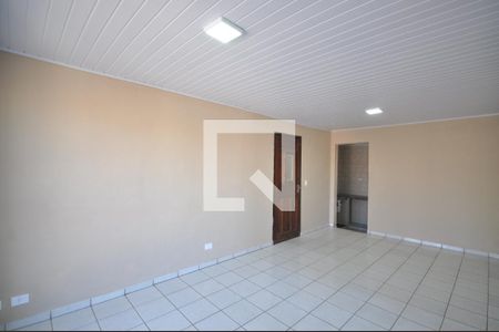 Sala de casa para alugar com 3 quartos, 75m² em Vila Nivi, São Paulo