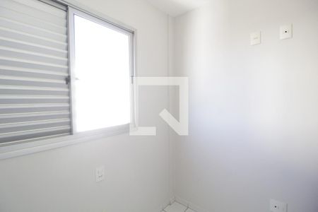 Quarto 2 de apartamento para alugar com 3 quartos, 80m² em Santa Mônica, Uberlândia