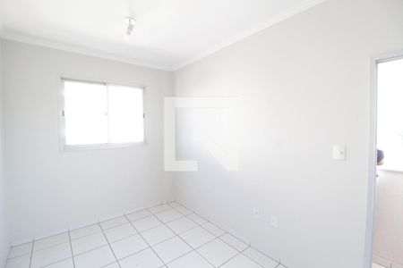 Sala de apartamento para alugar com 3 quartos, 80m² em Santa Mônica, Uberlândia